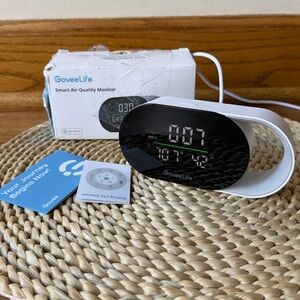 Govee White Smart Air Quality Monitor – Indoor PM2.5, Temp & Humidity Display